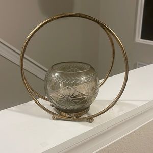 Candle holder with gold ring